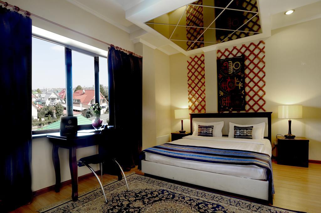 Tian-Shan Hotel Bishkek Phòng bức ảnh