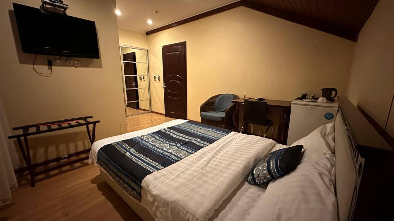 Tian-Shan Hotel Bishkek Ngoại thất bức ảnh
