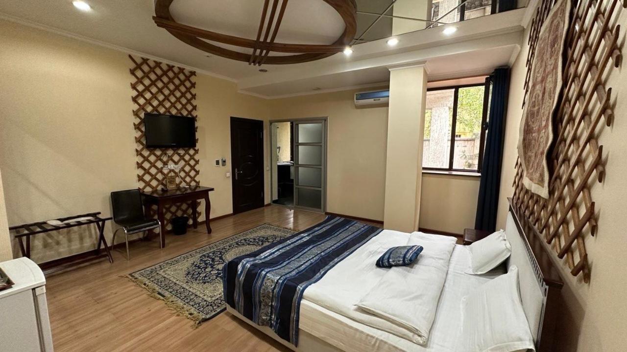 Tian-Shan Hotel Bishkek Ngoại thất bức ảnh