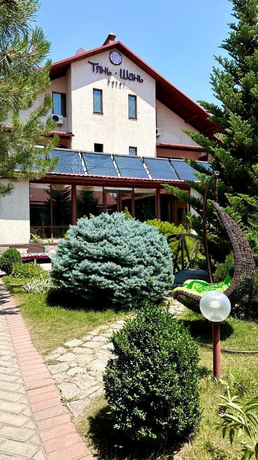 Tian-Shan Hotel Bishkek Ngoại thất bức ảnh