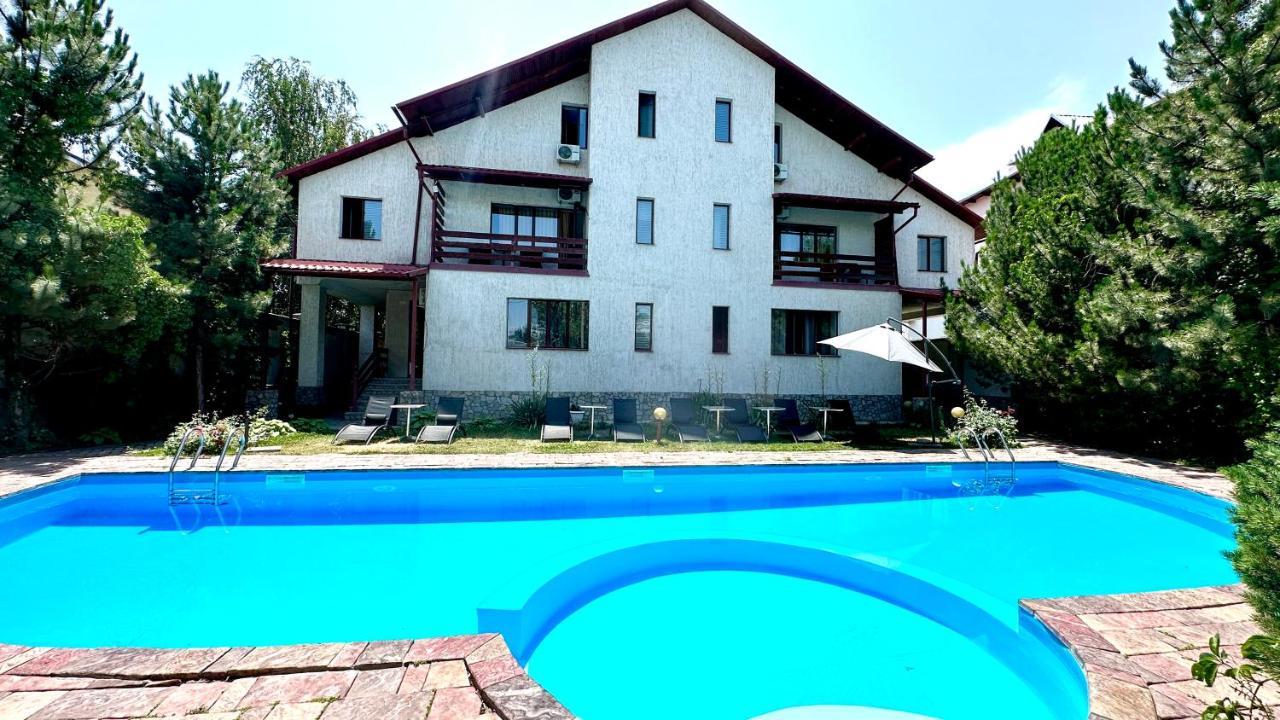 Tian-Shan Hotel Bishkek Ngoại thất bức ảnh
