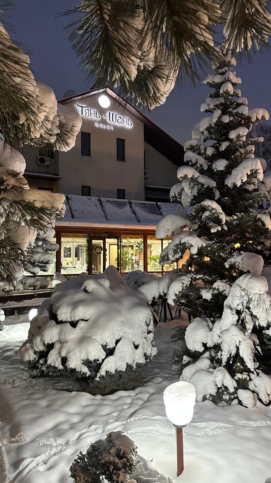 Tian-Shan Hotel Bishkek Ngoại thất bức ảnh