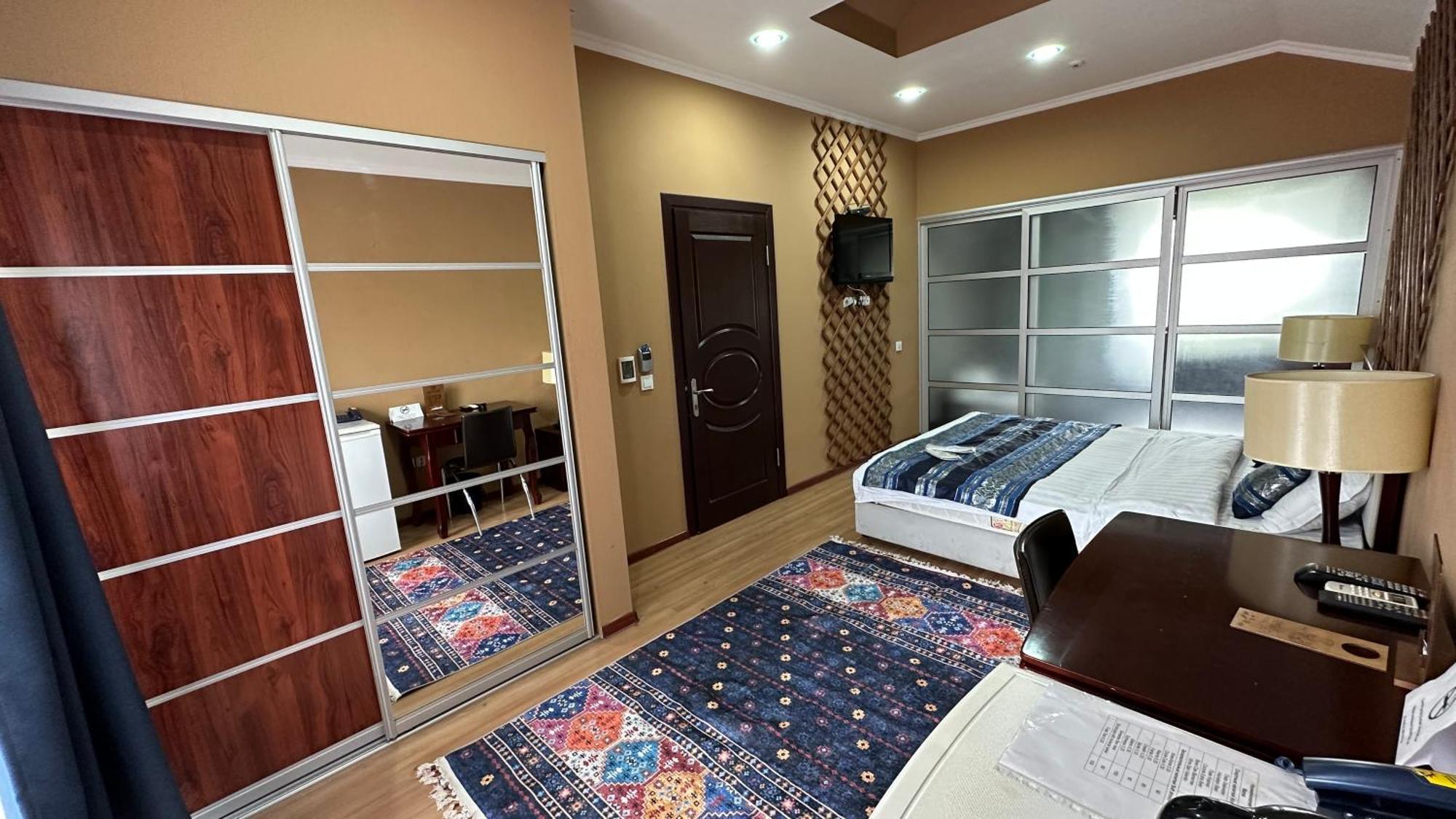 Tian-Shan Hotel Bishkek Ngoại thất bức ảnh