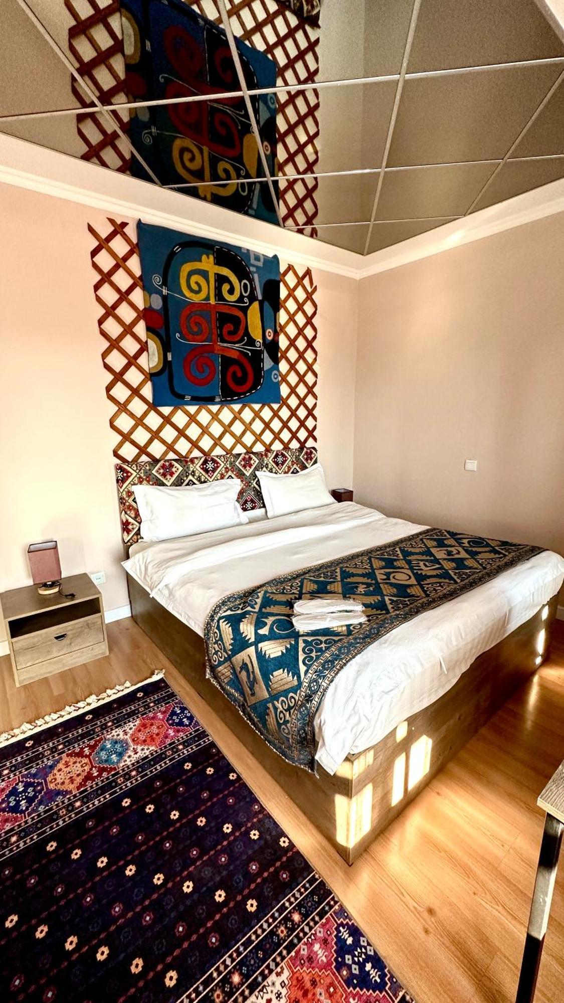 Tian-Shan Hotel Bishkek Ngoại thất bức ảnh