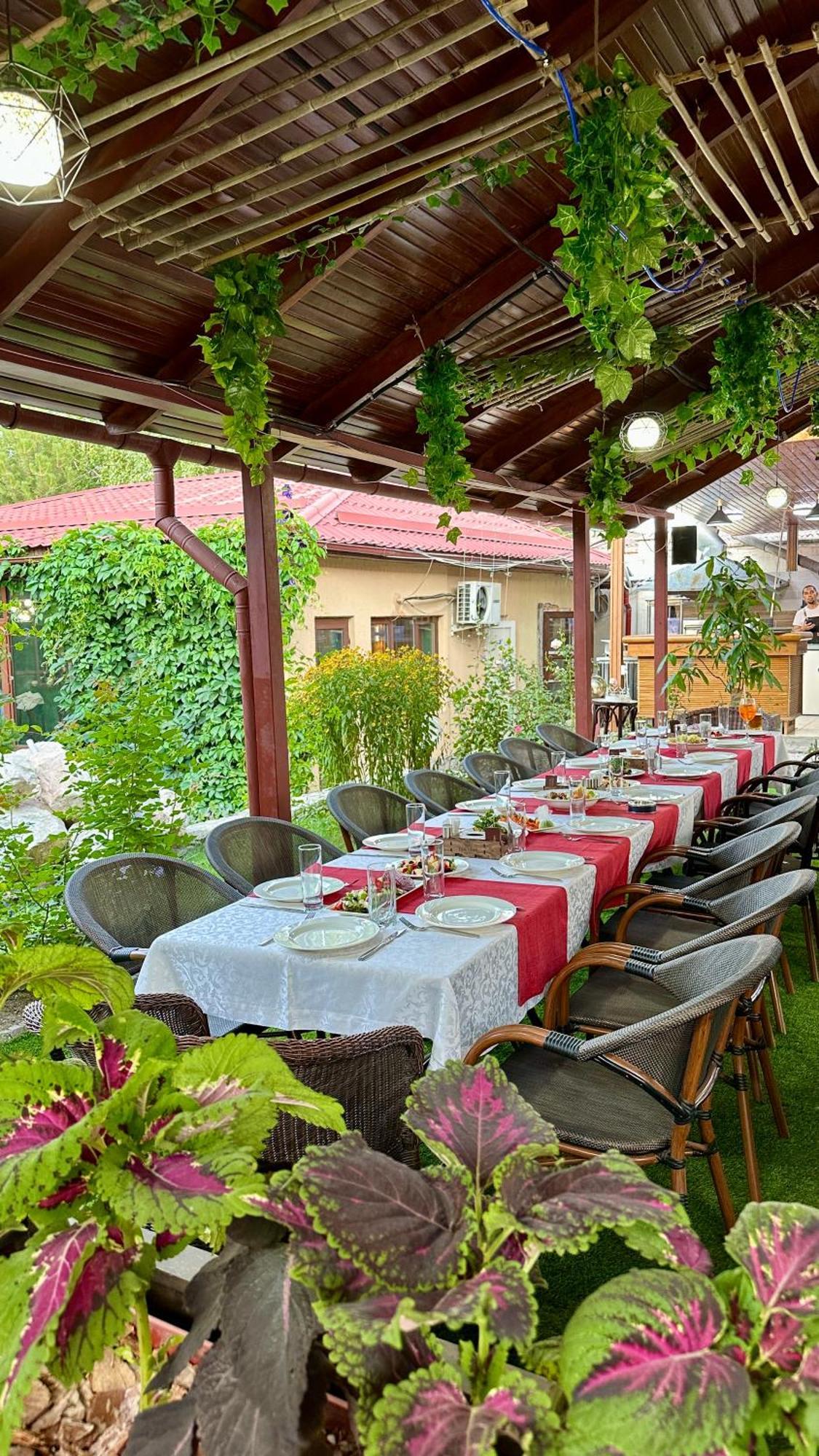 Tian-Shan Hotel Bishkek Ngoại thất bức ảnh