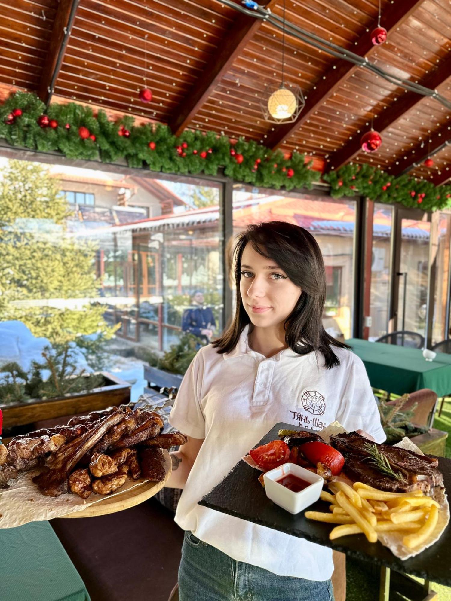 Tian-Shan Hotel Bishkek Ngoại thất bức ảnh
