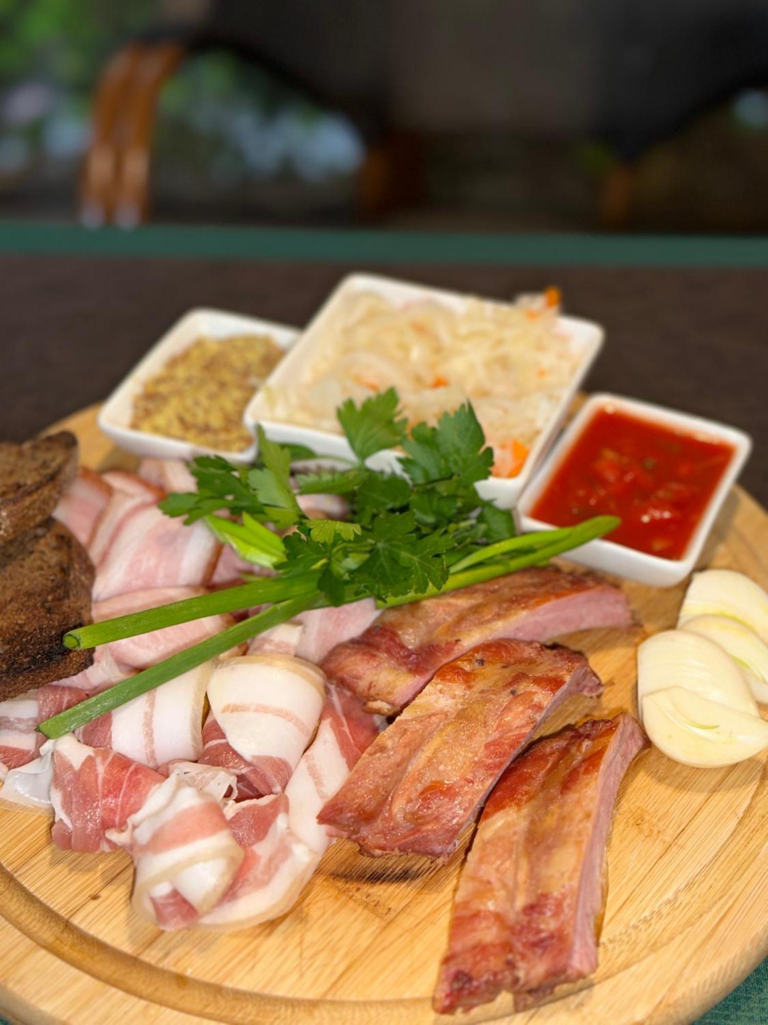 Tian-Shan Hotel Bishkek Ngoại thất bức ảnh