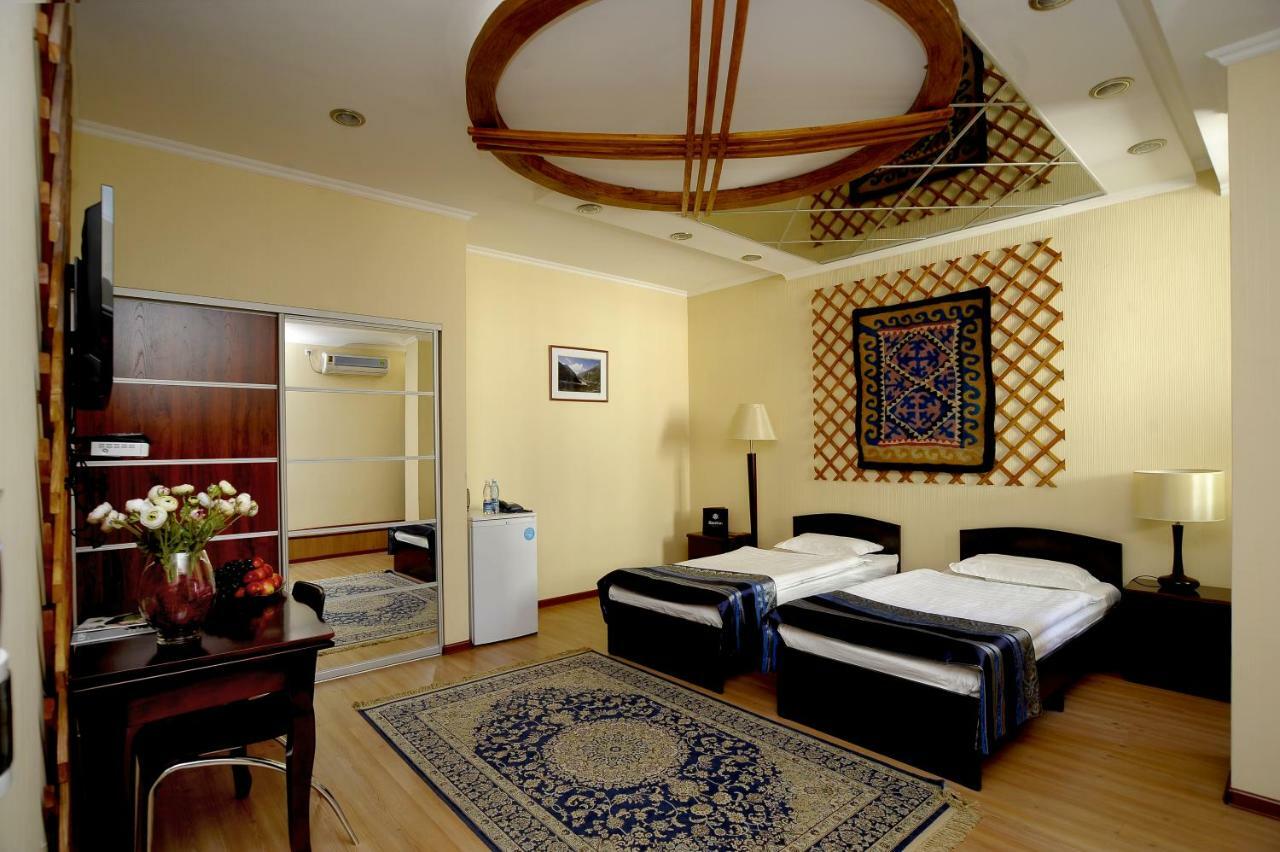 Tian-Shan Hotel Bishkek Ngoại thất bức ảnh