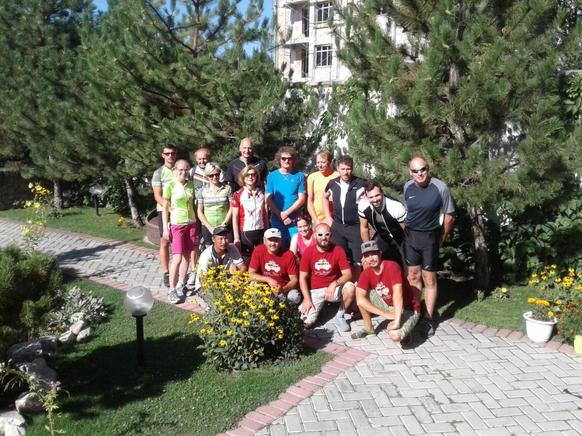 Tian-Shan Hotel Bishkek Ngoại thất bức ảnh