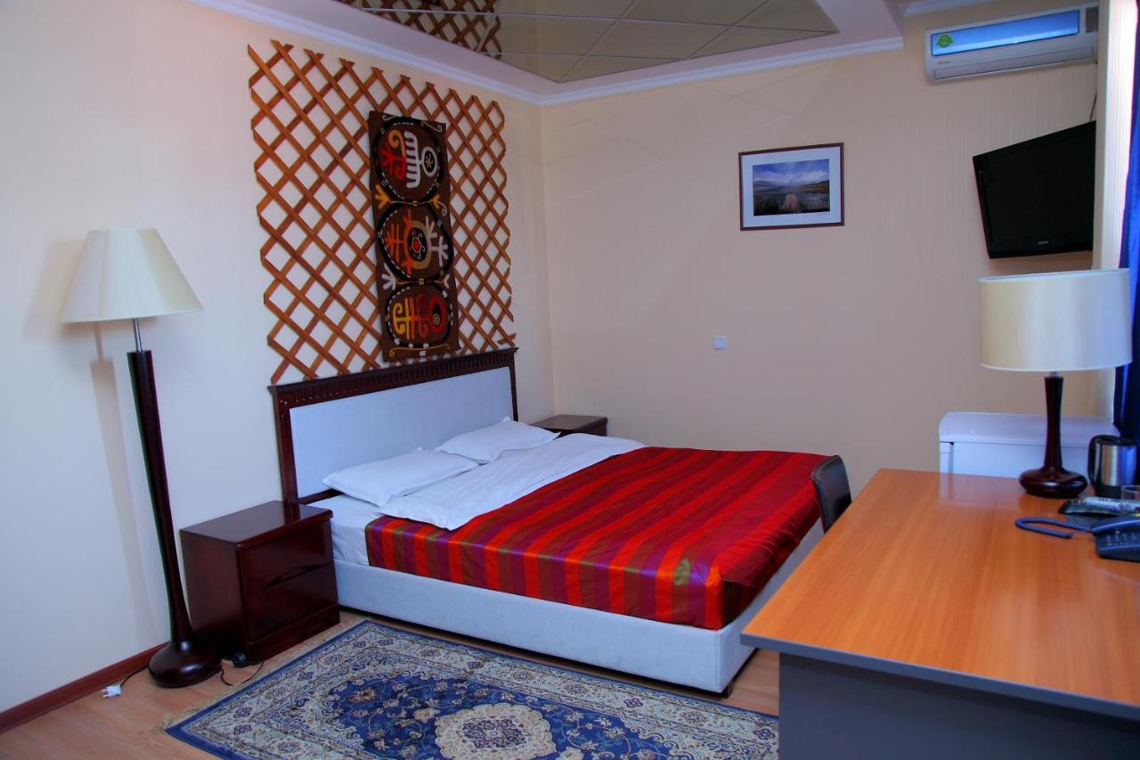 Tian-Shan Hotel Bishkek Ngoại thất bức ảnh